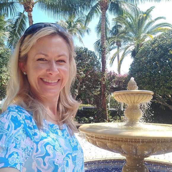 Meet your Posher, Carol - Picture 1 of 1